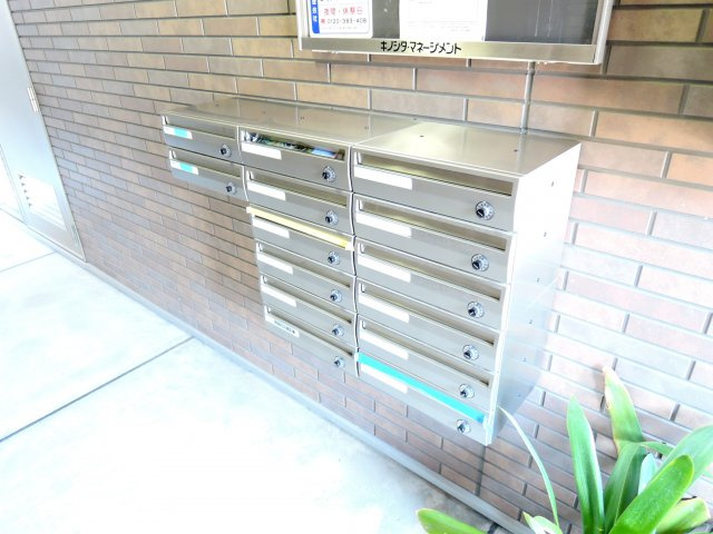 アンプルールフェールビエント高槻のその他共用部分
