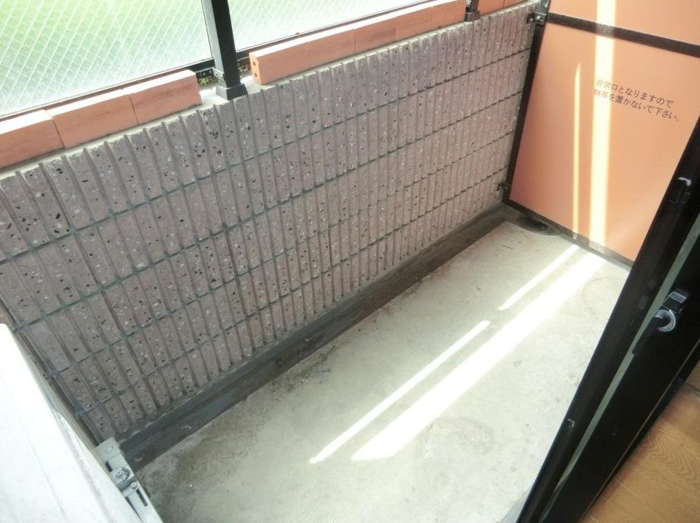 さいたま市浦和区針ヶ谷１丁目の賃貸マンションのバルコニー