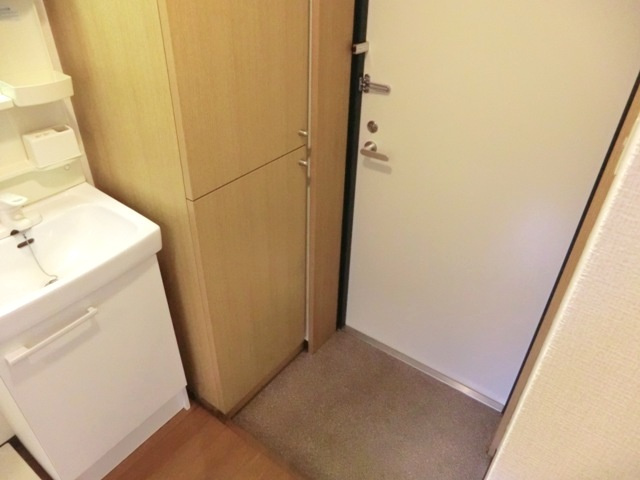 さいたま市浦和区針ヶ谷１丁目の賃貸マンションの玄関