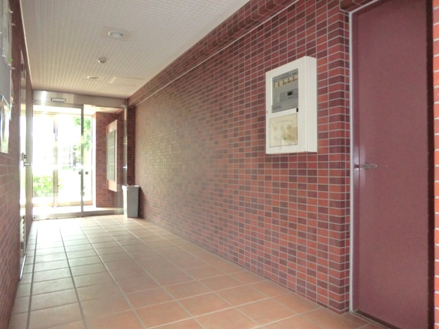 さいたま市浦和区針ヶ谷１丁目の賃貸マンションのロビー