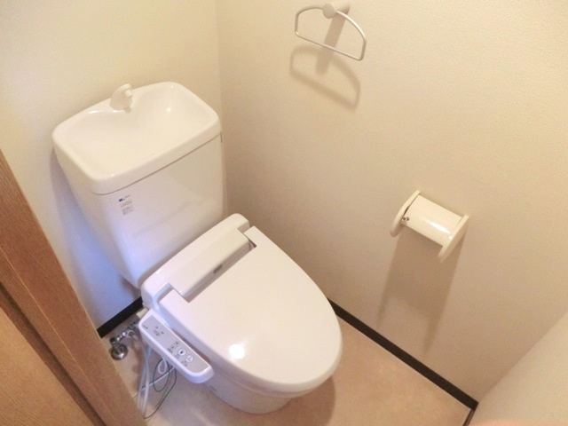 さいたま市浦和区針ヶ谷１丁目の賃貸マンションのトイレ