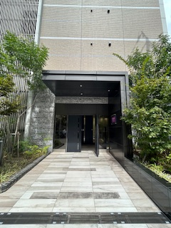 S-RESIDENCE江坂Alegriaのエントランス|落ち着いたエントランスです