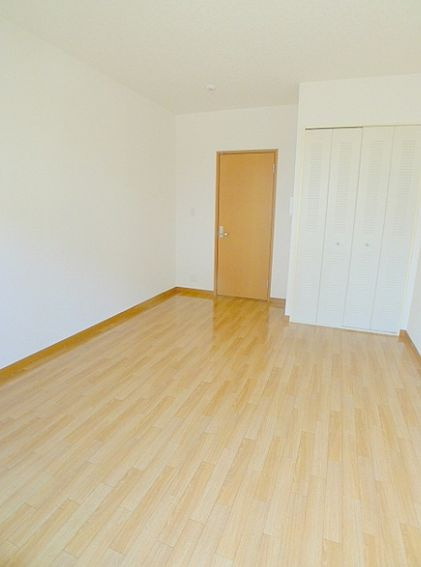 さいたま市中央区本町東３丁目の賃貸マンションの居間・リビング