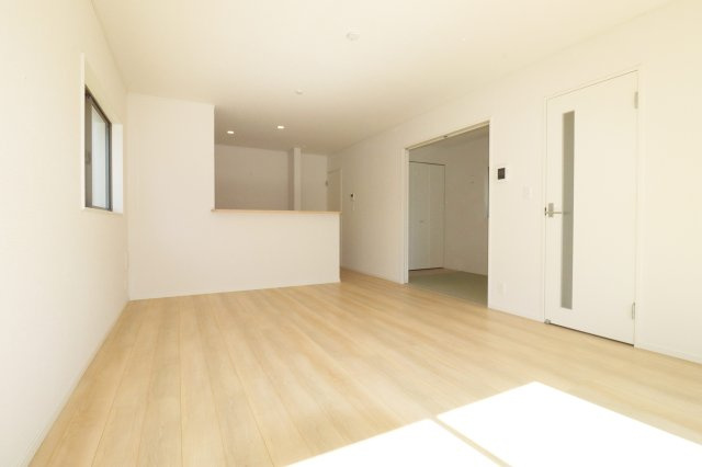 郡山市字城清水　　　２号棟　　　桜小学校、郡山第３中学区の居間・リビング