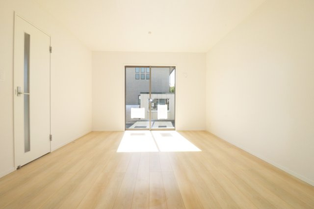 郡山市字城清水　　　２号棟　　　桜小学校、郡山第３中学区の居間・リビング