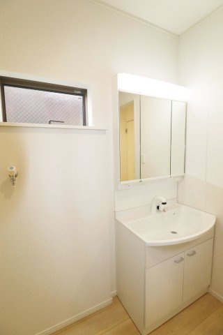 郡山市字城清水　　　２号棟　　　桜小学校、郡山第３中学区の洗面所