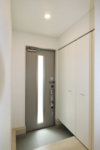 郡山市字城清水　　　２号棟　　　桜小学校、郡山第３中学区の玄関|※同社施工例