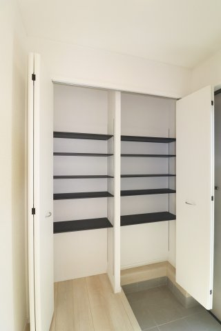 郡山市字城清水　　　２号棟　　　桜小学校、郡山第３中学区の収納