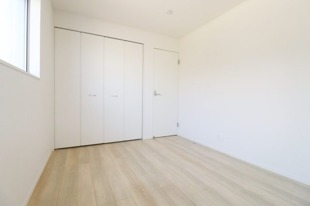 郡山市字城清水　　　２号棟　　　桜小学校、郡山第３中学区の洋室