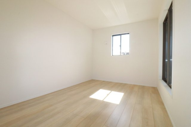 郡山市字城清水　　　２号棟　　　桜小学校、郡山第３中学区の洋室