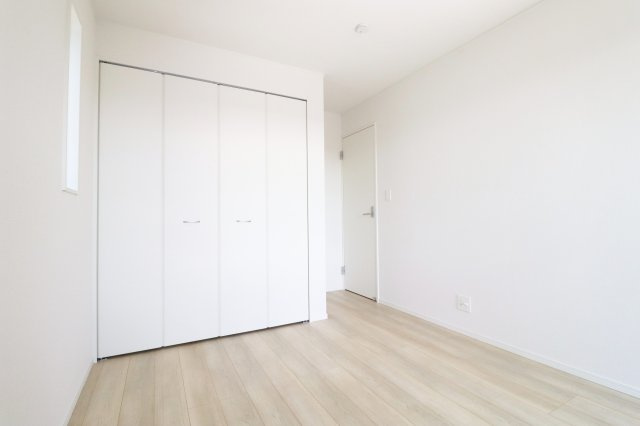 郡山市字城清水　　　２号棟　　　桜小学校、郡山第３中学区の洋室