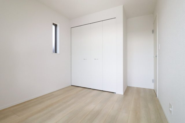 郡山市字城清水　　　２号棟　　　桜小学校、郡山第３中学区の洋室