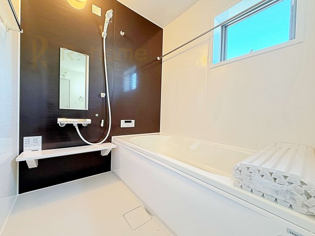 水戸市内原町第12　新築戸建て　1号棟の浴室|足を伸ばしてもゆったりできるバスルーム♪機能性も取り入れて使い易さも保証します♪