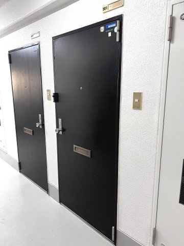 モナーク西明石の玄関