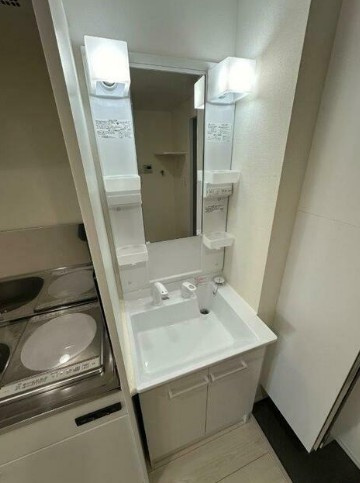 ルネコート高砂WESTの独立洗面台