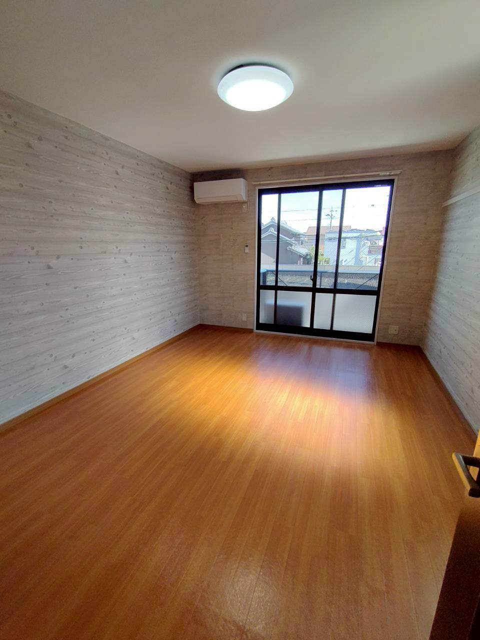 キャピタルつつじが丘B棟の居間・リビング