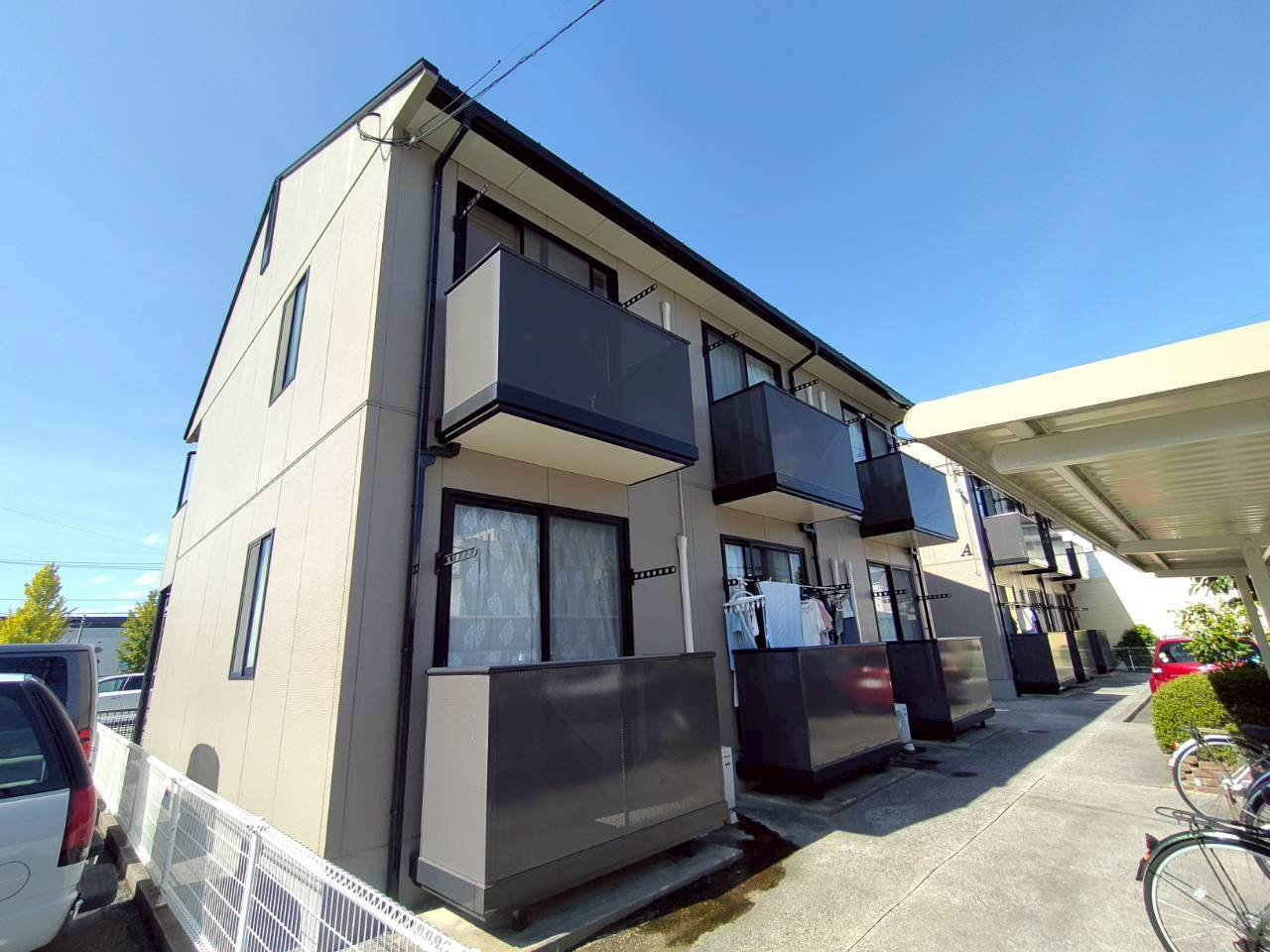 キャピタルつつじが丘B棟の外観