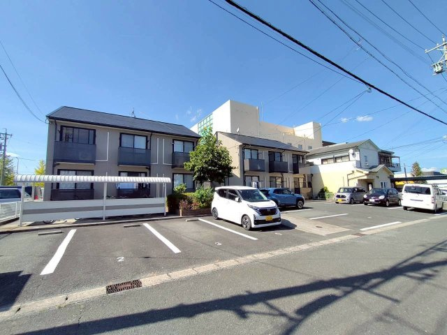 キャピタルつつじが丘B棟の駐車場