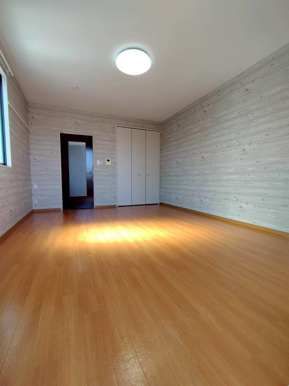 キャピタルつつじが丘B棟の居間・リビング