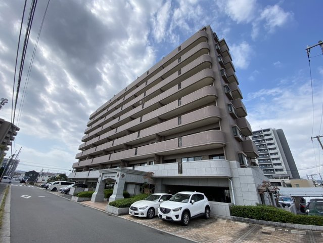 コンツェルトスクエア空港通りの外観