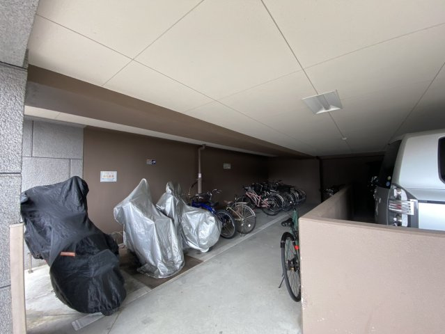 コンツェルトスクエア空港通りの駐輪場