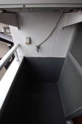 【設備】 | グラシアス堺 | 室外洗濯機置場
同一施工会社同一仕様写真