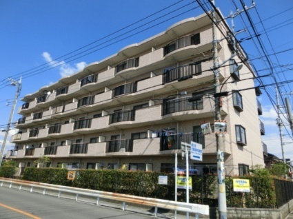 シャルム春日部の外観
