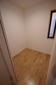 【収納】 | 【仲介手数料無料！！】国立市西1丁目　新築戸建て（全7区画）F号棟　5480万円 | 1階納戸2帖