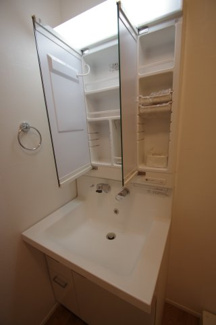 【洗面所】 | 【仲介手数料無料！！】国立市西1丁目　新築戸建て（全7棟）F号棟　5480万円