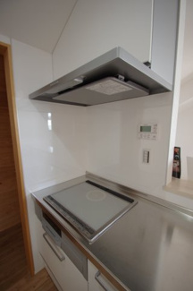 【キッチン】 | 【仲介手数料無料！！】国立市西1丁目　新築戸建て（全7区画）F号棟　5480万円 | フラット型レンジフード