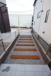 【エントランス】 | 【仲介手数料無料！！】国立市西1丁目　新築戸建て（全7棟）F号棟　5480万円