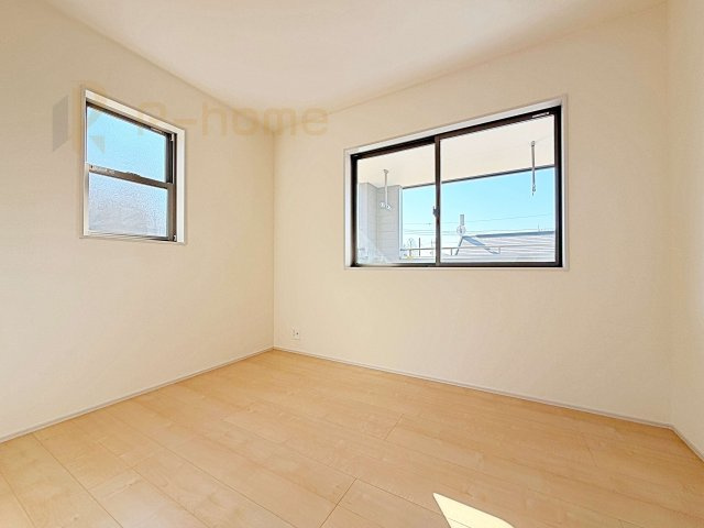 水戸市内原町第12　新築戸建て　3号棟の洋室|2面窓の風通しの良い洋室です♪差し込む暖かな陽当たりで、室内がくつろげる空間に早変わりです♪