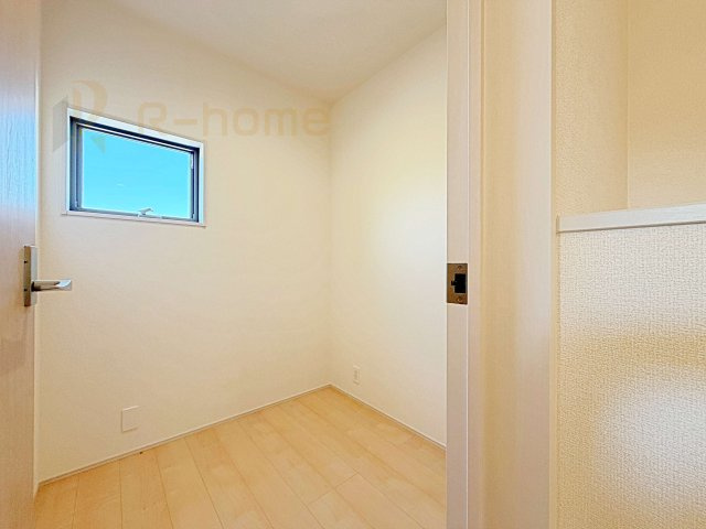 水戸市内原町第12　新築戸建て　3号棟のその他|使い勝手の良いストレージルーム！収納やワークスペースなど生活に合わせて活用できます♪