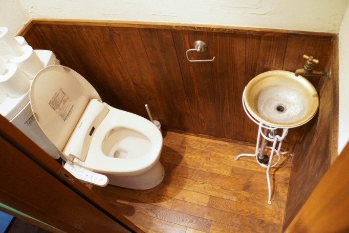 古民家シェアハウス　ニジノワムラのトイレ