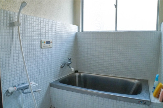古民家シェアハウス　ニジノワムラの浴室