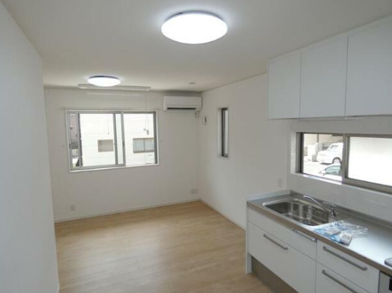 サンライズ日吉台の居間・リビング