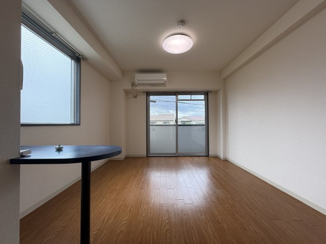 サンライズセカンドの居間・リビング