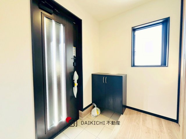 【玄関】 | 桶川市上日出谷第12期　ワイウッドコート　新築戸建　全3棟　2号棟