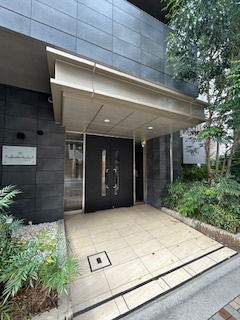 スペーシア江坂南金田のエントランス|ゆとりのあるエントランスです