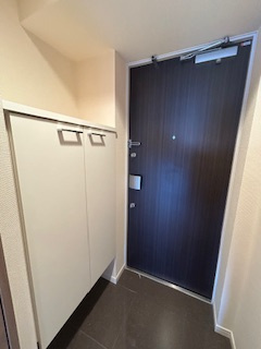 スペーシア江坂南金田の玄関|落ち着いた玄関です