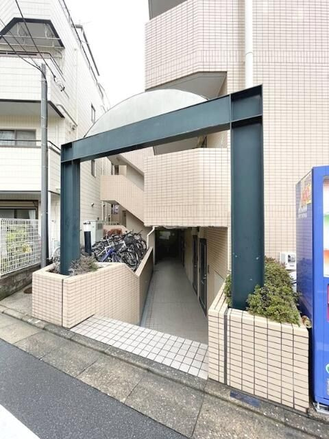 メインステージ池袋本町第２のエントランス