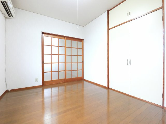 【寝室】