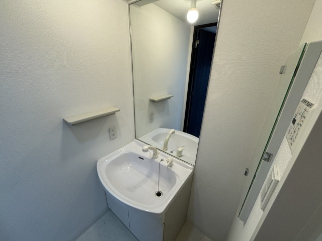 レジデンスエアポートの独立洗面台