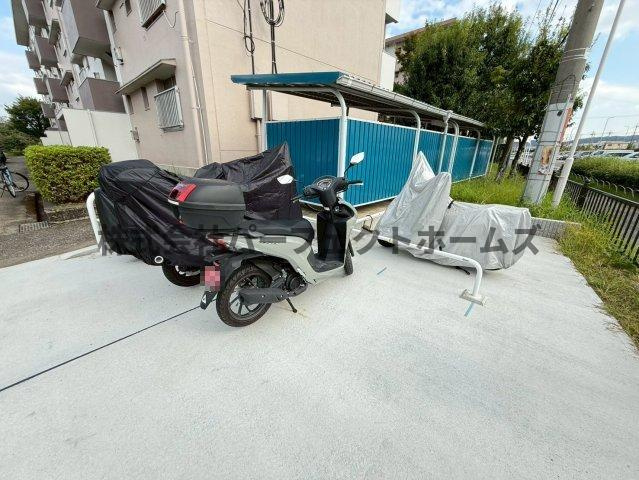 釈尊寺第一住宅15号棟　賃貸のその他共用部分|バイク置場
