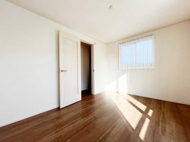 『八王子市新築戸建て』八王子市本町24-14【仲介手数料無料】の洋室|～仲介手数料無料☆八王子ひなた不動産～　八王子市本町　新築戸建て