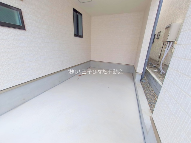 祝　成約済み　八王子市　本町　新築戸建ての駐車場|～仲介手数料無料☆八王子ひなた不動産～　八王子市本町　新築戸建て