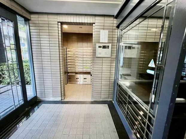 ワコーレ川口Ⅲのロビー