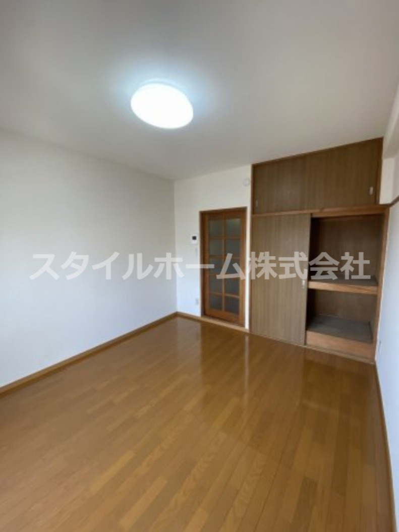 フィオーレ88の居間・リビング|別部屋写真です。