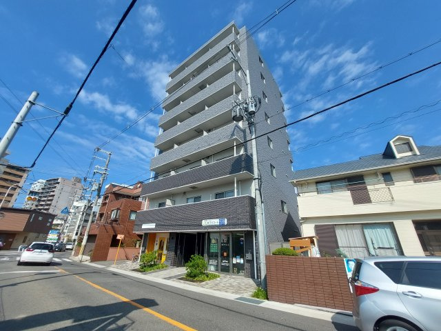 MANDARIN COURT深井駅前の外観