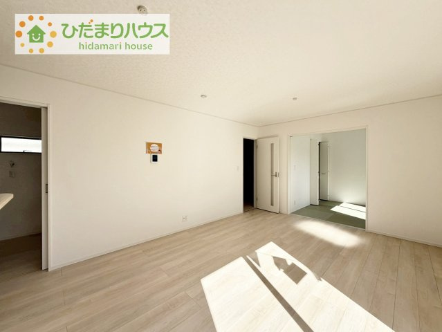 【居間・リビング】 | 取手市宮和田第8　新築戸建 | 早くお仕事終わらせて、家に帰りたくなるようなリビングです(^^♪